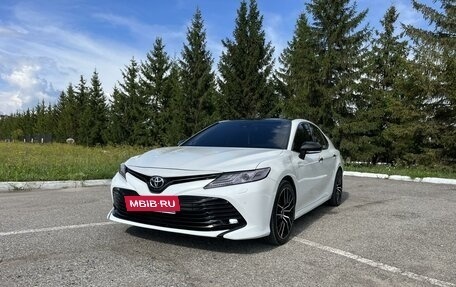 Toyota Camry, 2020 год, 3 050 000 рублей, 2 фотография