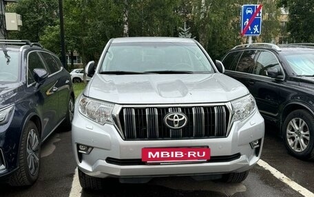 Toyota Land Cruiser Prado 150 рестайлинг 2, 2021 год, 7 300 000 рублей, 3 фотография