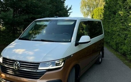 Volkswagen Multivan T6 рестайлинг, 2020 год, 6 500 000 рублей, 1 фотография