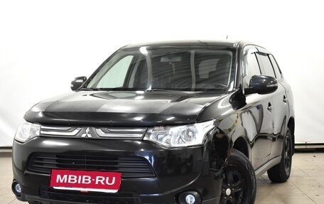 Mitsubishi Outlander III рестайлинг 3, 2014 год, 1 490 000 рублей, 1 фотография