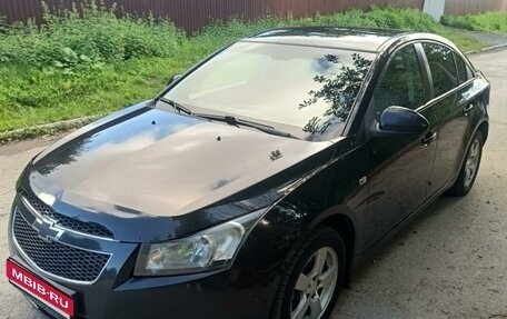 Chevrolet Cruze II, 2010 год, 700 000 рублей, 1 фотография