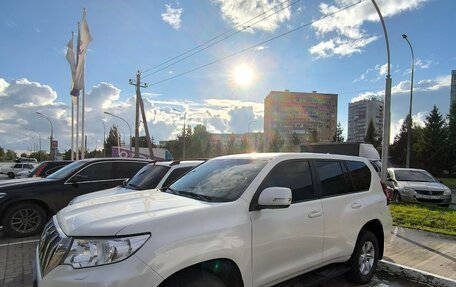 Toyota Land Cruiser Prado 150 рестайлинг 2, 2019 год, 4 220 000 рублей, 2 фотография