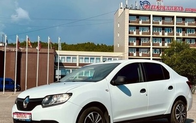 Renault Logan II, 2017 год, 880 000 рублей, 1 фотография