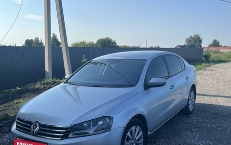 Volkswagen Passat B7, 2012 год, 900 000 рублей, 2 фотография