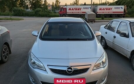 Opel Astra J, 2012 год, 870 000 рублей, 2 фотография