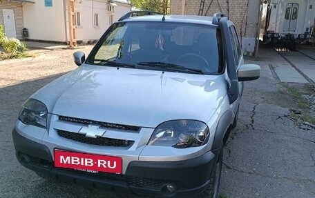 Chevrolet Niva I рестайлинг, 2017 год, 920 000 рублей, 1 фотография