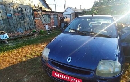 Renault Clio III, 2001 год, 185 000 рублей, 1 фотография