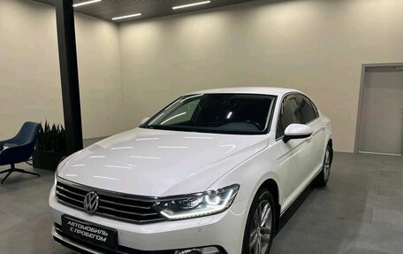 Volkswagen Passat B8 рестайлинг, 2019 год, 2 699 000 рублей, 2 фотография