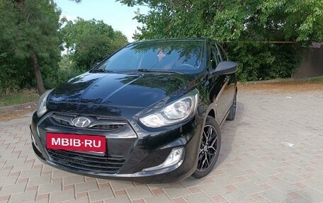 Hyundai Solaris II рестайлинг, 2013 год, 1 300 000 рублей, 4 фотография