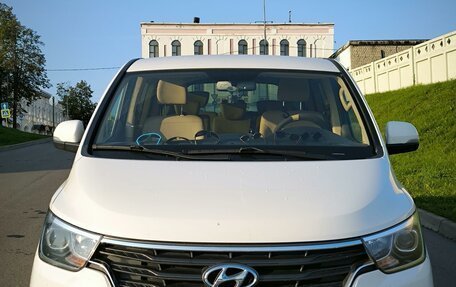 Hyundai H-1 II рестайлинг, 2021 год, 4 000 000 рублей, 2 фотография