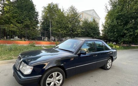 Mercedes-Benz E-Класс, 1993 год, 1 950 000 рублей, 2 фотография