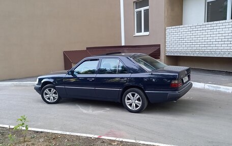 Mercedes-Benz E-Класс, 1993 год, 1 950 000 рублей, 6 фотография