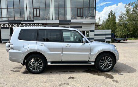 Mitsubishi Pajero IV, 2011 год, 2 700 000 рублей, 4 фотография