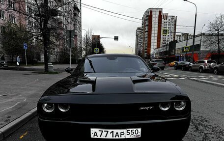 Dodge Challenger III рестайлинг 2, 2022 год, 4 400 000 рублей, 1 фотография