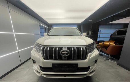 Toyota Land Cruiser Prado 150 рестайлинг 2, 2018 год, 5 253 000 рублей, 2 фотография