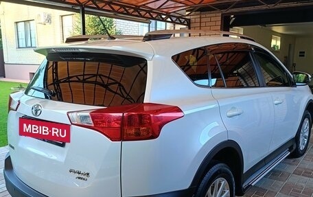 Toyota RAV4, 2015 год, 2 275 000 рублей, 4 фотография