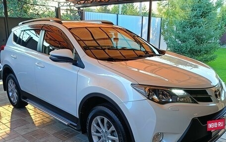 Toyota RAV4, 2015 год, 2 275 000 рублей, 3 фотография