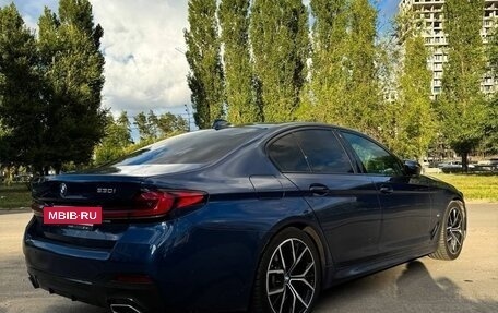 BMW 5 серия, 2021 год, 5 300 000 рублей, 3 фотография