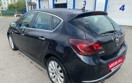 Opel Astra J, 2013 год, 960 000 рублей, 5 фотография