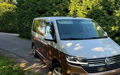 Volkswagen Multivan T6 рестайлинг, 2020 год, 6 500 000 рублей, 4 фотография