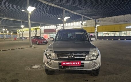 Mitsubishi Pajero IV, 2012 год, 2 199 000 рублей, 2 фотография