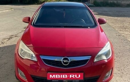 Opel Astra J, 2011 год, 830 000 рублей, 1 фотография