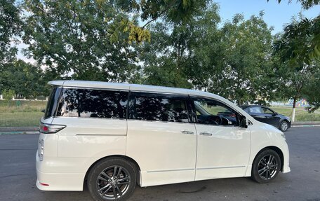 Nissan Elgrand III, 2011 год, 1 550 000 рублей, 2 фотография