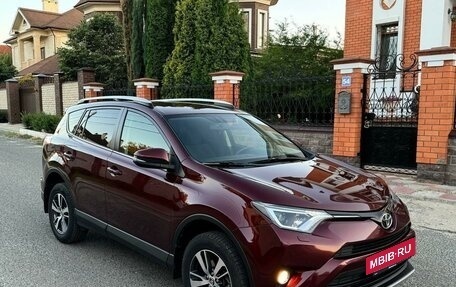 Toyota RAV4, 2016 год, 2 320 000 рублей, 2 фотография