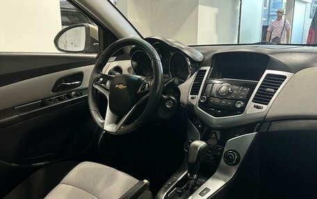 Chevrolet Cruze II, 2011 год, 849 900 рублей, 6 фотография