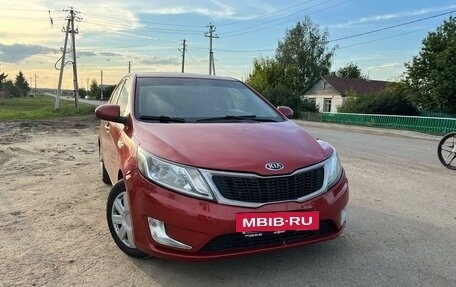 KIA Rio III рестайлинг, 2013 год, 650 000 рублей, 2 фотография