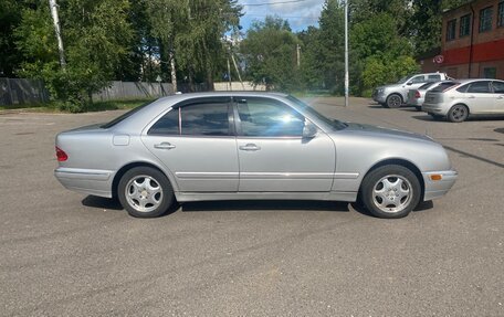 Mercedes-Benz E-Класс, 2001 год, 475 000 рублей, 2 фотография