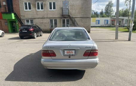 Mercedes-Benz E-Класс, 2001 год, 475 000 рублей, 3 фотография