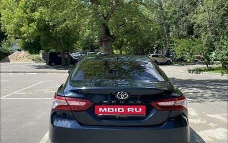 Toyota Camry, 2019 год, 3 050 000 рублей, 2 фотография