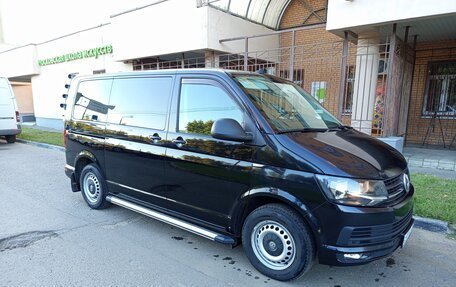 Volkswagen Multivan T6 рестайлинг, 2017 год, 4 550 000 рублей, 1 фотография