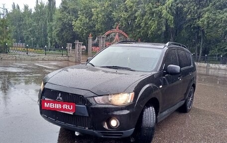 Mitsubishi Outlander III рестайлинг 3, 2010 год, 1 370 000 рублей, 2 фотография