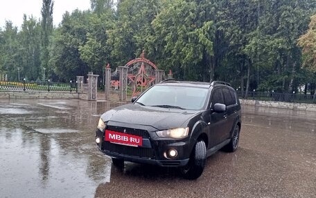 Mitsubishi Outlander III рестайлинг 3, 2010 год, 1 370 000 рублей, 6 фотография