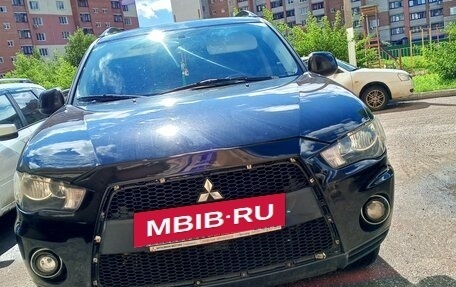 Mitsubishi Outlander III рестайлинг 3, 2010 год, 1 370 000 рублей, 3 фотография