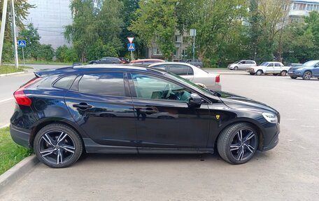 Volvo V40 Cross Country I, 2019 год, 1 750 000 рублей, 2 фотография