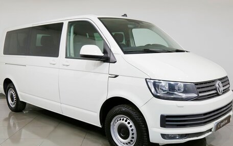 Volkswagen Caravelle T6 рестайлинг, 2019 год, 2 725 000 рублей, 3 фотография