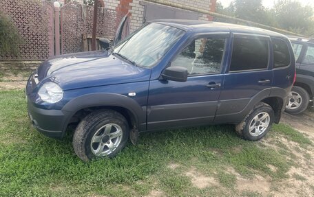 Chevrolet Niva I рестайлинг, 2019 год, 960 000 рублей, 3 фотография