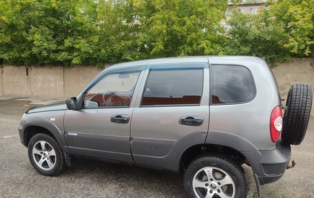 Chevrolet Niva I рестайлинг, 2011 год, 580 000 рублей, 4 фотография