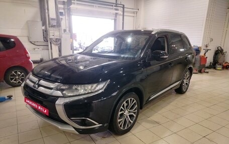 Mitsubishi Outlander III рестайлинг 3, 2016 год, 1 799 000 рублей, 1 фотография