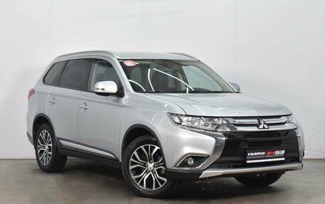 Mitsubishi Outlander III рестайлинг 3, 2017 год, 2 699 995 рублей, 3 фотография