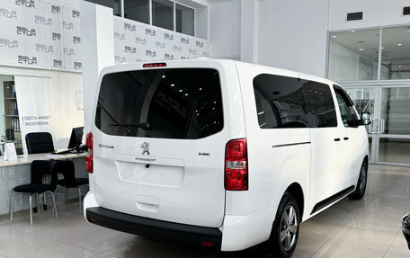 Peugeot Traveller I, 2021 год, 2 498 000 рублей, 4 фотография