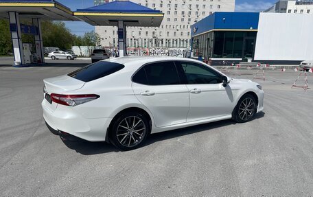 Toyota Camry, 2021 год, 3 500 000 рублей, 7 фотография