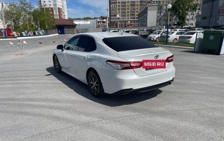 Toyota Camry, 2021 год, 3 500 000 рублей, 9 фотография