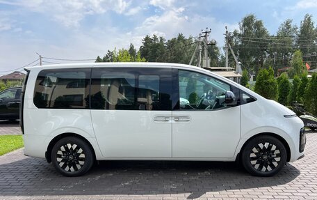 Hyundai Staria, 2024 год, 7 950 000 рублей, 4 фотография