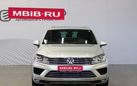 Volkswagen Touareg III, 2016 год, 3 160 000 рублей, 2 фотография