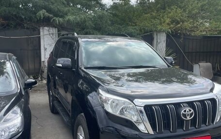 Toyota Land Cruiser Prado 150 рестайлинг 2, 2015 год, 3 999 999 рублей, 2 фотография