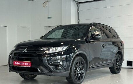 Mitsubishi Outlander III рестайлинг 3, 2021 год, 2 990 000 рублей, 1 фотография